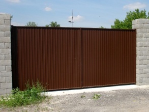 ворота распашные с ручным управлением - пример 11 фото в Темрюке