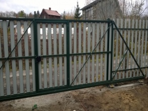 Откатные ворота из евроштакетника - пример 1 фото цена за метр