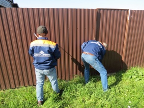 Забор из профнастила с утрамбовкой щебнем 79 метров фото в Темрюке